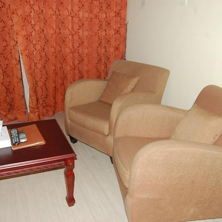 Al Amwaj Hotel Szardża Zewnętrze zdjęcie