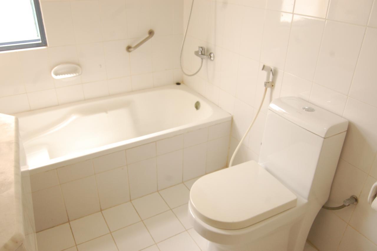 Al Amwaj Hotel Szardża Zewnętrze zdjęcie
