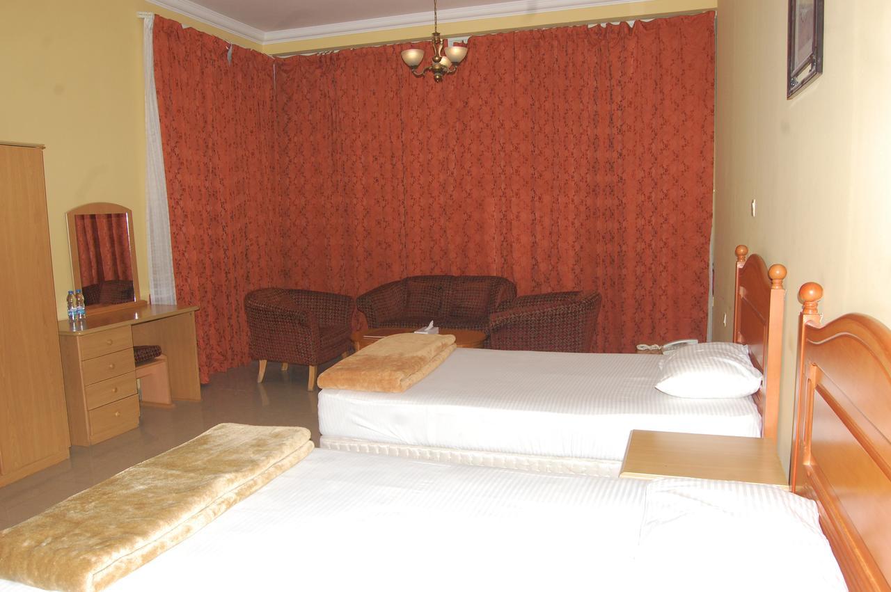 Al Amwaj Hotel Szardża Zewnętrze zdjęcie
