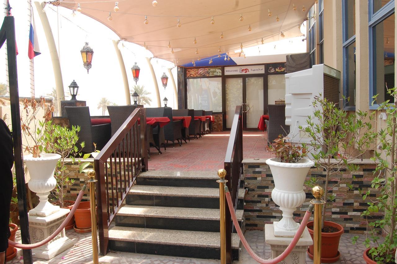 Al Amwaj Hotel Szardża Zewnętrze zdjęcie