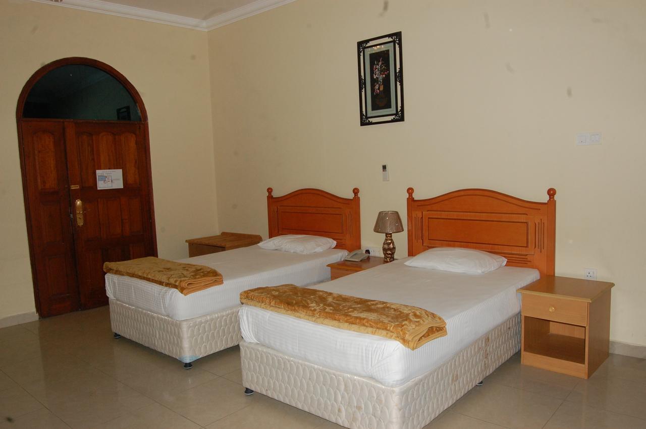 Al Amwaj Hotel Szardża Zewnętrze zdjęcie