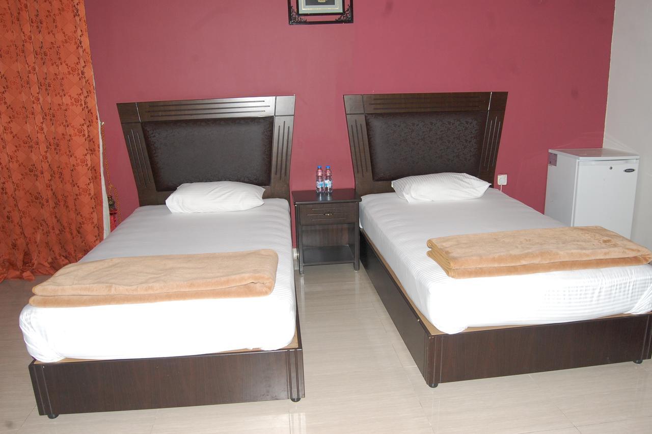Al Amwaj Hotel Szardża Zewnętrze zdjęcie