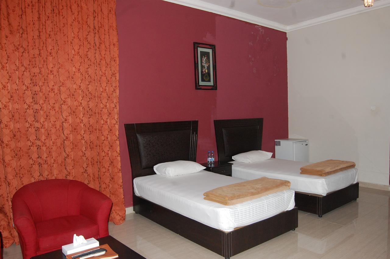 Al Amwaj Hotel Szardża Zewnętrze zdjęcie