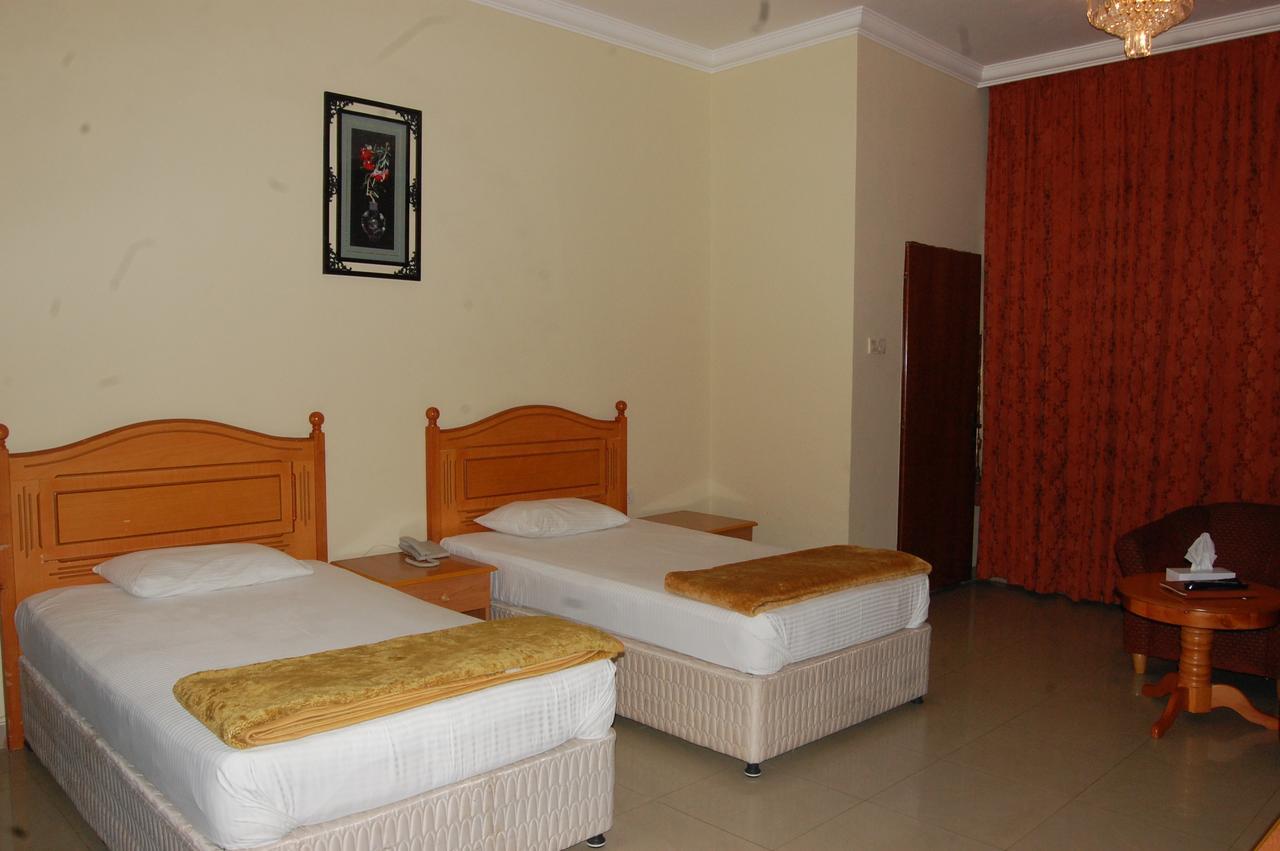 Al Amwaj Hotel Szardża Zewnętrze zdjęcie