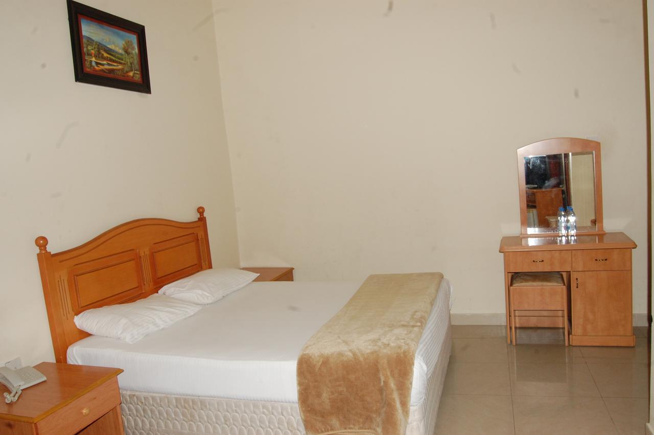 Al Amwaj Hotel Szardża Zewnętrze zdjęcie