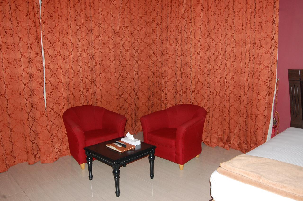 Al Amwaj Hotel Szardża Zewnętrze zdjęcie